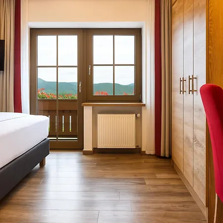 호텔 Garnihotel Zur Linde - Bayerischer Wald - Aktivcard Mit 154 Kostenfreien Leistungen - Kostenloser Parkplatz 3*