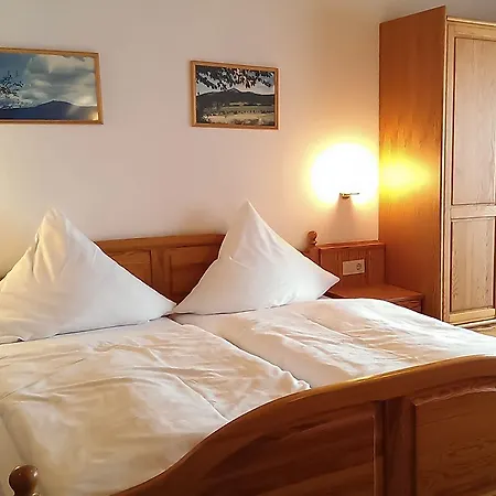 Hotel Garnihotel Zur Linde Lohberg