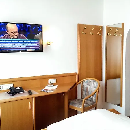 Hotel Garnihotel Zur Linde 3*