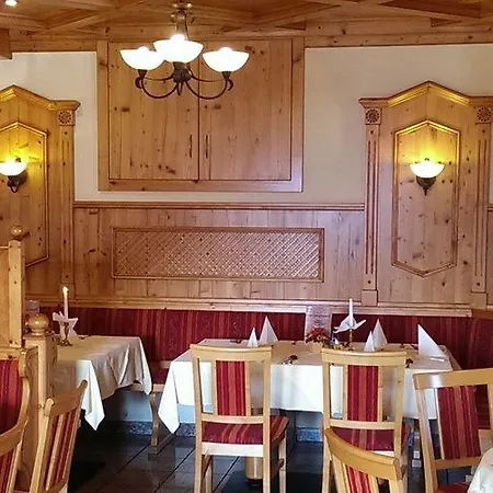 Hotel Garnihotel Zur Linde 3*