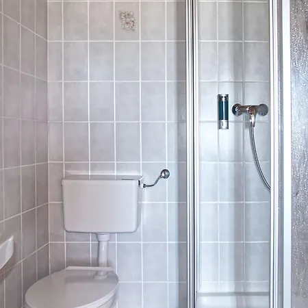 Hotel Garnihotel Zur Linde Lohberg