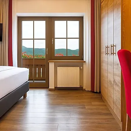 ホテル Zur Linde - Bayerischer Wald - Aktivcard Mit 154 Kostenfreien Leistungen - Kostenloser Parkplatz
