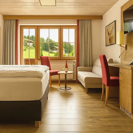 Garnihotel Zur Linde 3*