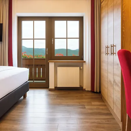 Zur Linde - Bayerischer Wald - Aktivcard Mit 154 Kostenfreien Leistungen - Kostenloser Parkplatz ホテル 3*